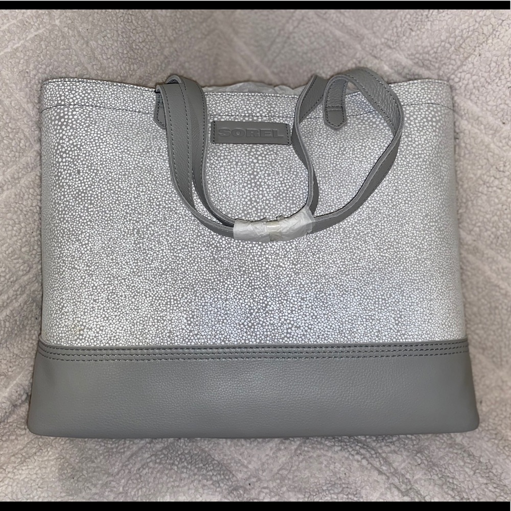 💗 𝐹𝐿𝒜𝒮𝐻 𝒮𝒜𝐿𝐸 !! 💗 NWT Sorel leather tote bag